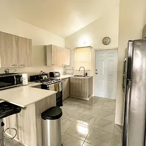 Bed & Breakfast S&s Escape At Camelot, Discovery Bay